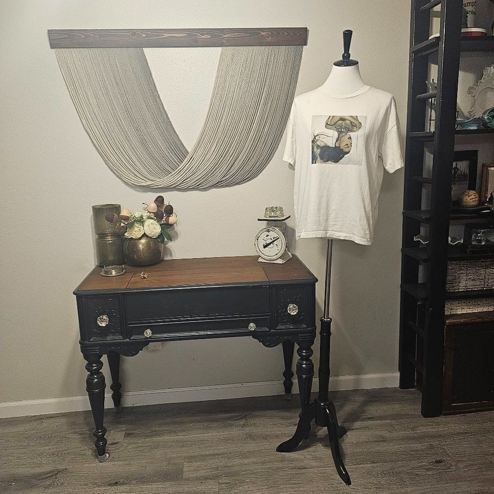 Ariana Grande Graphic Tee Sz S